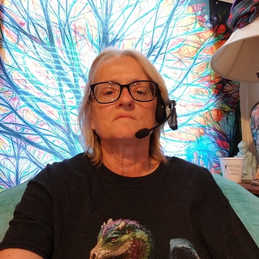 Meet your Posher, Alicia